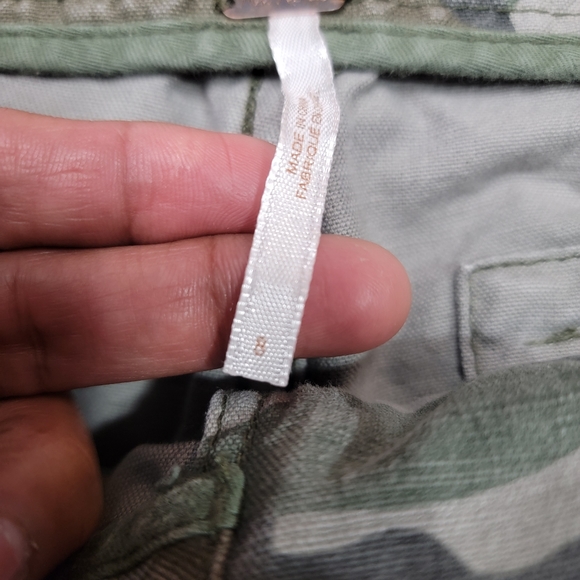 FREE PEOPLE HIGH RISE CAMO SHORTS, SIZE S - Picture 4 of 8